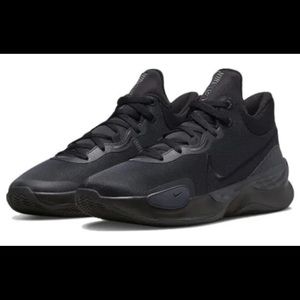 Nike Renew Escalate lll ( Men sz 7.5/ Wmn sz 9)